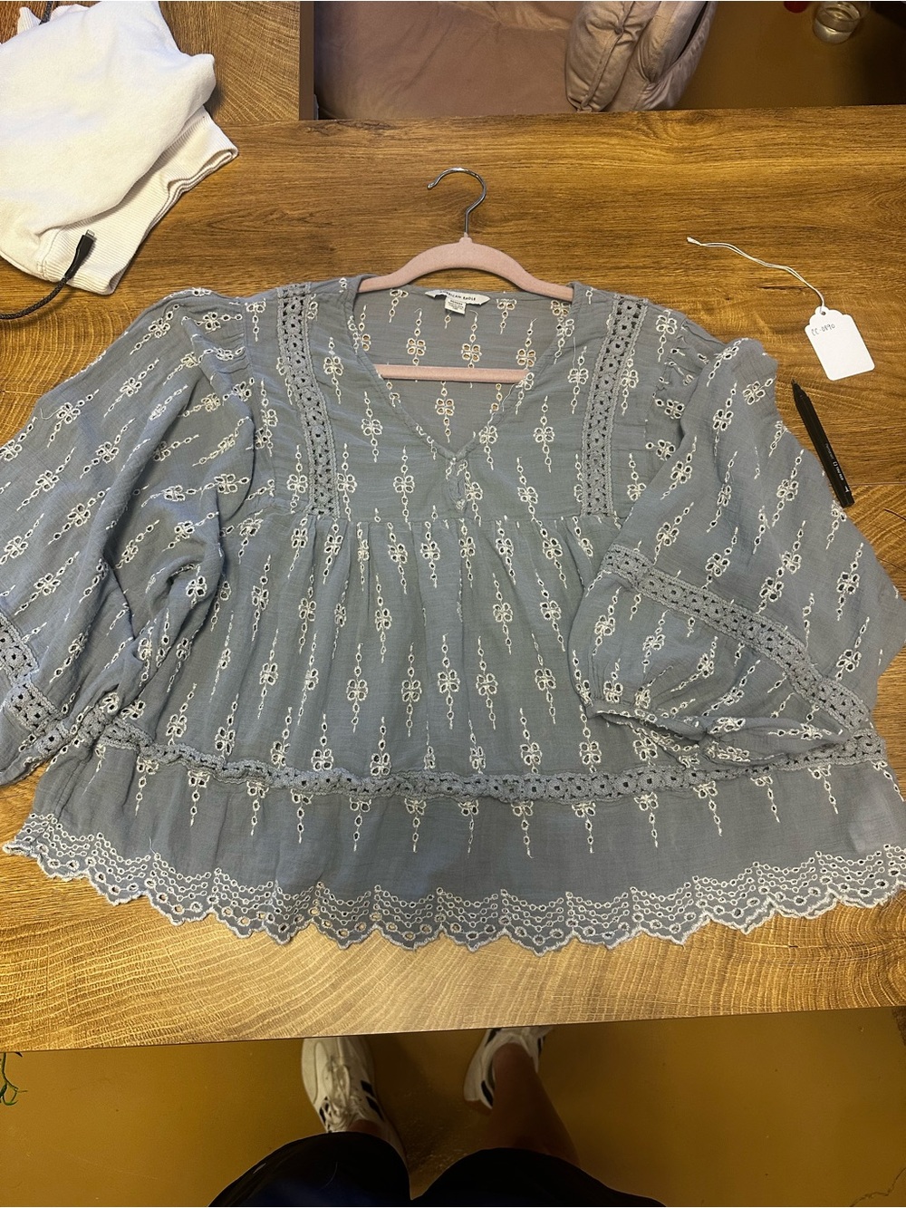 American Eagle Blue Gray Eyelet Embroidered Peasant Blouse M